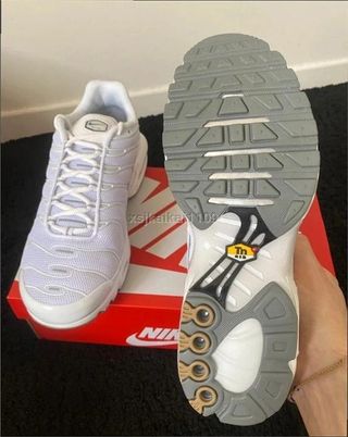 Nike Air Max Plus Talla 40 Blancas