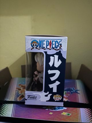Funko Pop! One Piece T-Shirt & Figure