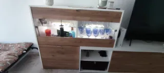 Mueble salón con vitrina y TV