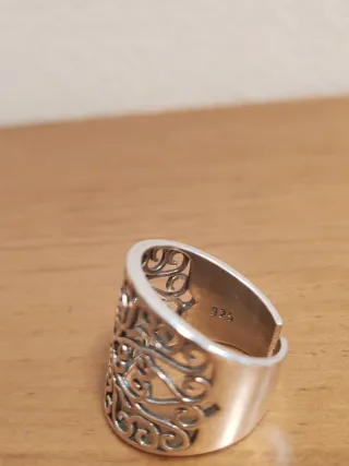 Sortija plata filigrana diseño floral