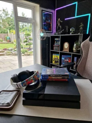 PS4 + Juegos + Cascos