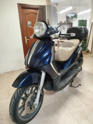Piaggio Beverly Tourer 300 (2010)