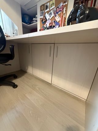 Habitación infantil estudio litera y escritorio