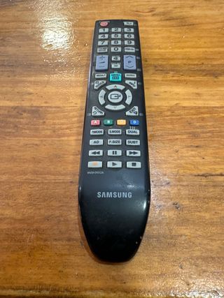 TV SAMSUNG 40 pulgadas no smart  TV . mando etc
