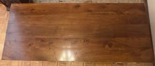 Mesa con 6 sillas de nogal asiento de cuero