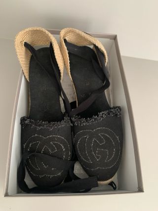 Alpargatas Gloria Ortiz Beige y Negras