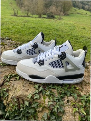 Air Jordan 4 Retro Military Black Talla 44