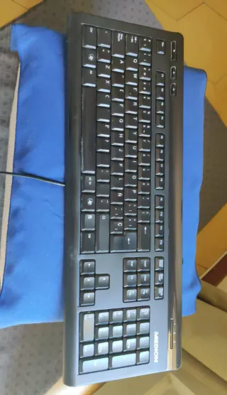 Teclado español Medion con cable