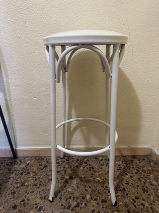 Taburete alto blanco