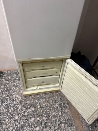 Frigo + Cong. 180cm. Dos motores.