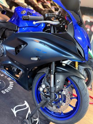 Yamaha R7 Sportbike Azul y Negro