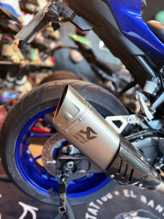 Yamaha R7 Sportbike Azul y Negro