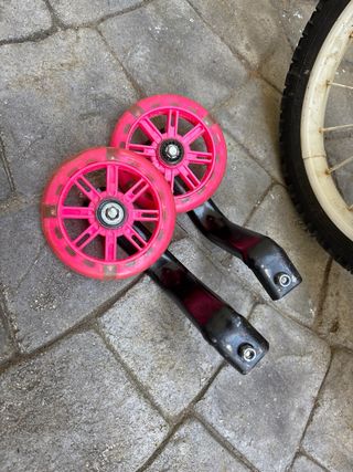 Bicicleta 14” con ruedines