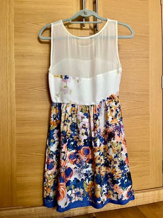 Vestido floral con tul