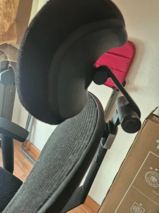 Silla de oficina ergonómica negra