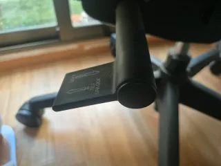 Silla de oficina ergonómica negra