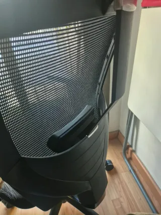 Silla de oficina ergonómica negra