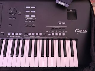 Yamaha Genos + casse GNS 01