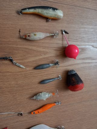 Lote plomos y peces artificiales pesca