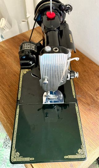 Macchina da cucire Singer 221 featherweight