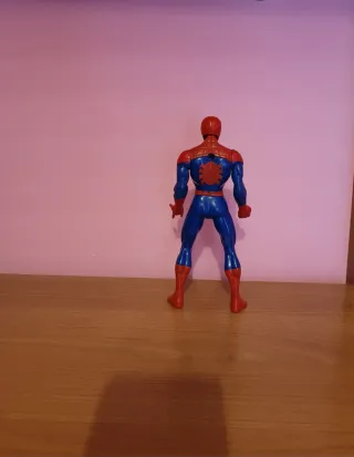 Figuras Spiderman y Capitán América
