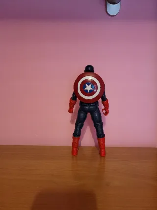 Figuras Spiderman y Capitán América