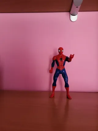 Figuras Spiderman y Capitán América