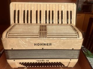 Acordeón Hohner Tango II 80 Bajos
