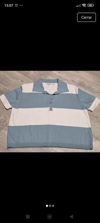 Polo de rayas azul y blanco