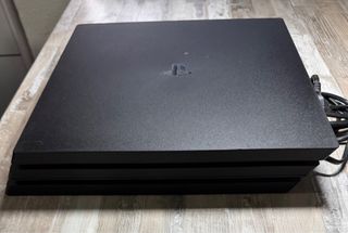 PS4 Pro + 2 mandos originales