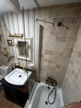 Mueble de baño y mampara madera