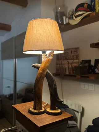 Lámpara artesanal madera. Pieza única