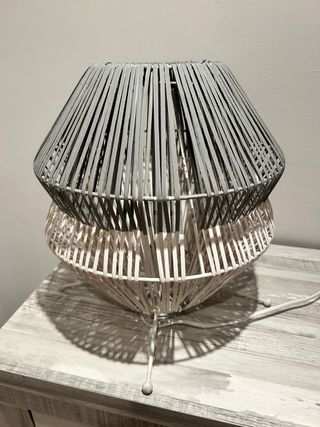 Lámpara de mesa diseño moderno