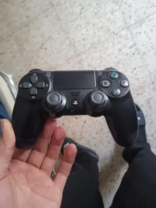 Play station 4 pro Slim 500gb