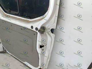 7751472220 PUERTA LATERAL -DERECHA RENAULT TRAFIC
