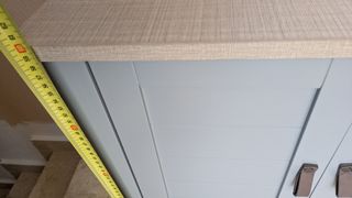 Mueble de baño gris y beige