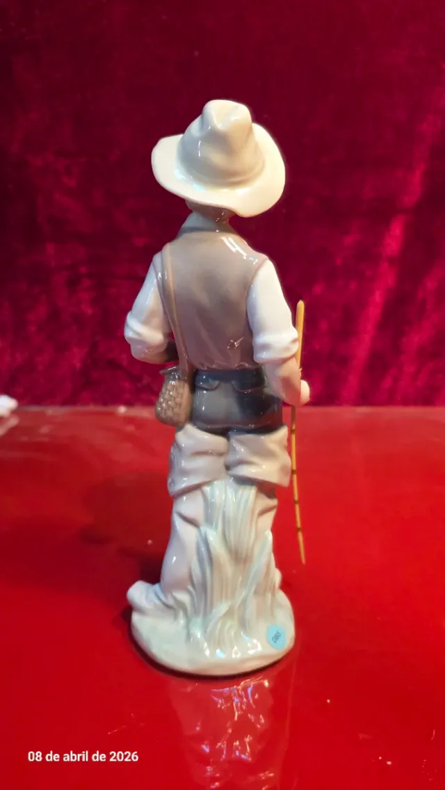 Figura porcelana Lladro niño pescador