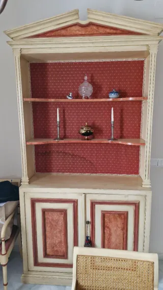 Mesa de comedor redonda y sillas + Mueble aparador