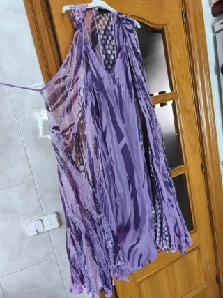 Vestido juvenil estampado morado