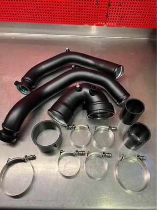 Chargepipes BMW M4 F82 Negro