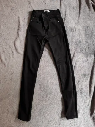 4 pantalones
