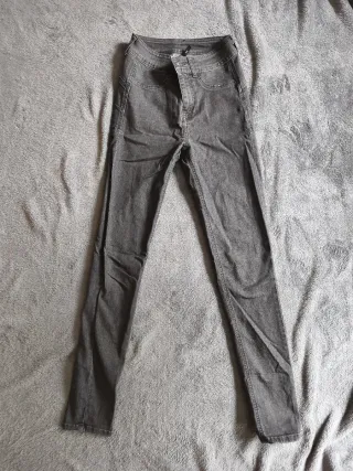 4 pantalones