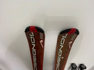 Esquís Rossignol y bastones
