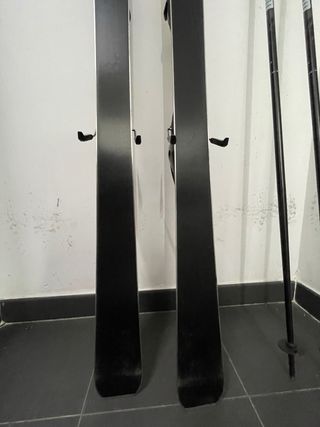 Esquís Rossignol y bastones