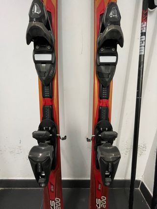 Esquís Rossignol y bastones