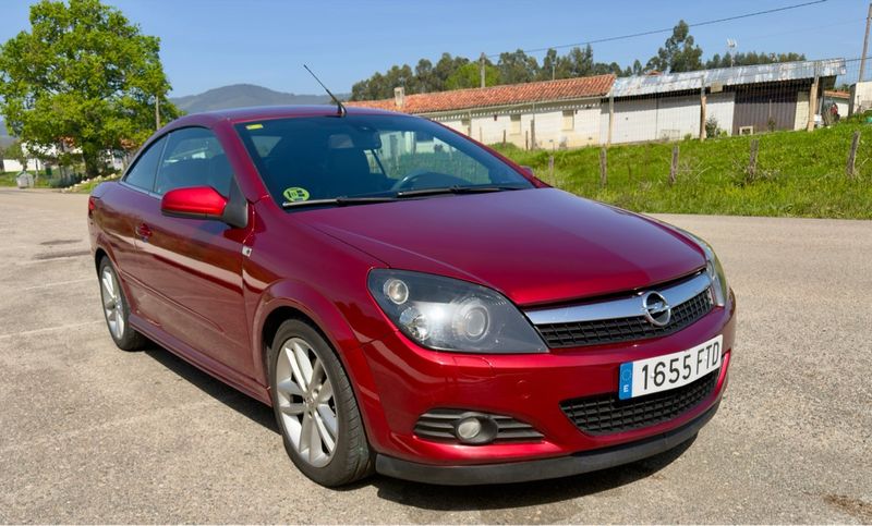 Opel Astra Twintop Cosmo - foto 1