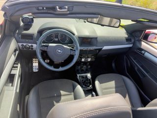 Opel Astra Twintop Cosmo