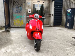Vespa GTS 300 Roja