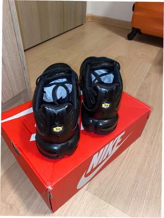 Nike Air Max Plus TN Triple Black Talla 40