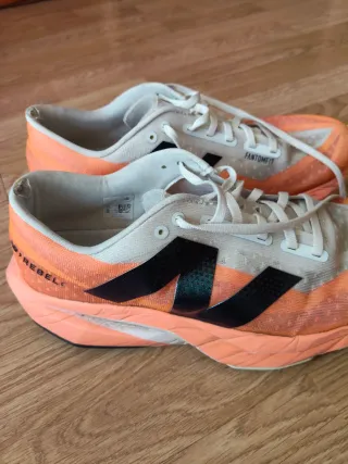 Zapatillas New Balance Fuelcell Rebel v4